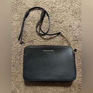 Michael Kors Jett Set Crossbody Purse